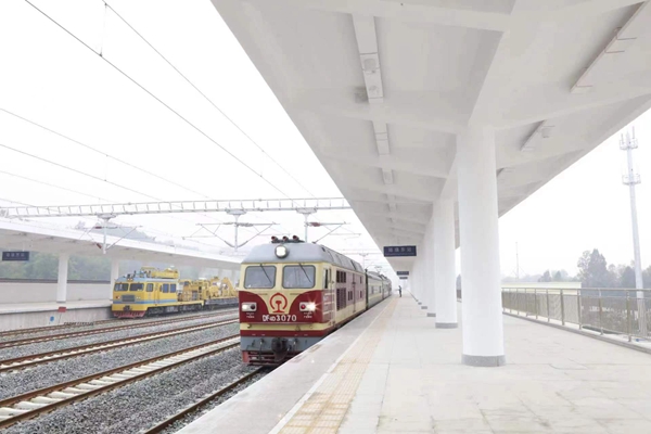 圖為動態檢測列車。中國鐵路成都局集團有限公司供圖