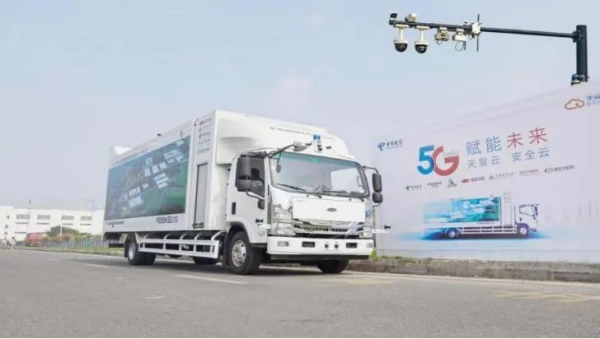 基于5G+千兆光網絡的車路協同自動駕駛智慧物流。資料圖