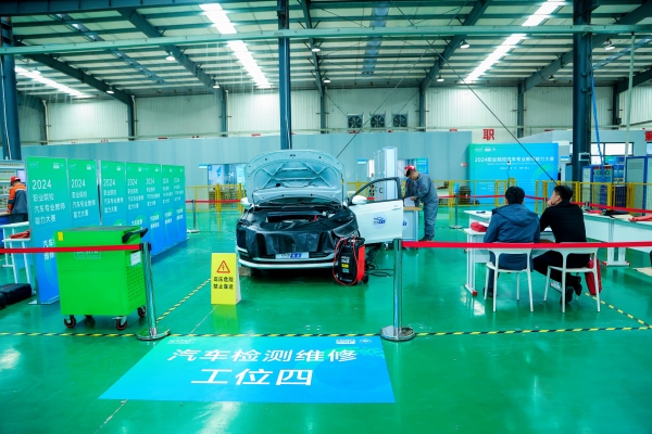 2024職業(yè)院校汽車專業(yè)教師能力大賽現(xiàn)場(chǎng)。重慶機(jī)電職業(yè)技術(shù)大學(xué)供圖